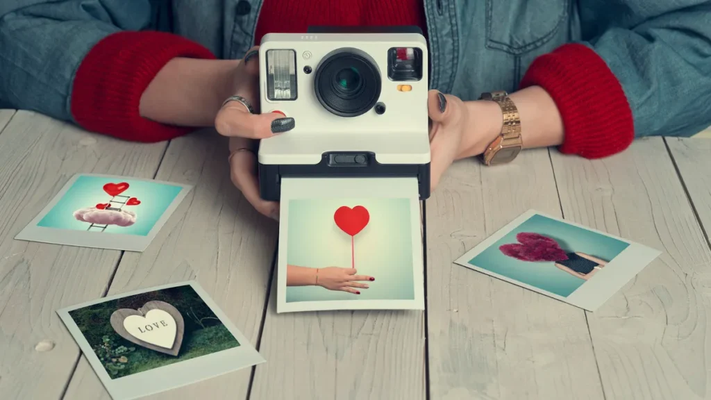 how does a polaroid camera work